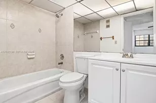 907 NE 199th St, Miami, FL 33179 - Photo 14