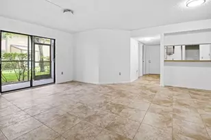 907 NE 199th St, Miami, FL 33179 - Photo 6
