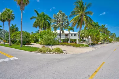 181 12th St, Key Colony, FL 33051 - Photo 48