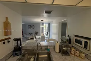 7035 NW 186th St, Hialeah, FL 33015 - Photo 6