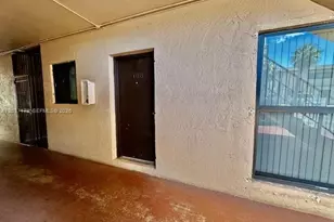 10851 SW 2nd St, Sweetwater, FL 33174 - Photo 6