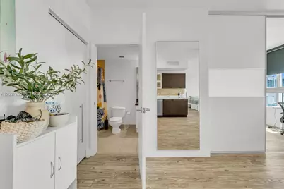 90 SW 3rd St #4303, Miami, FL 33130 - Photo 14