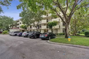 2908 S Carambola Cir S, Coconut Creek, FL 33066 - Photo 4