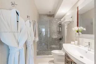 5401 Collins Ave, Miami Beach, FL 33140 - Photo 14