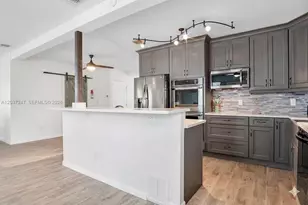 316 NW 29th St, Wilton Manors, FL 33311 - Photo 2
