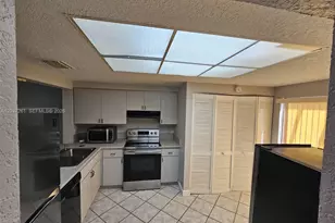 8837 NW 48th St, Sunrise, FL 33351 - Photo 4