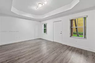 10573 SW 6th St, Pembroke Pines, FL 33025 - Photo 4