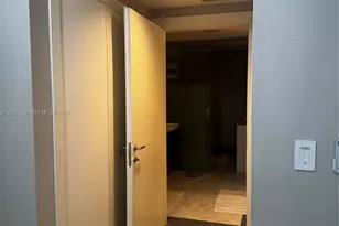 200 Biscayne Boulevar Way, Miami, FL 33131 - Photo 22