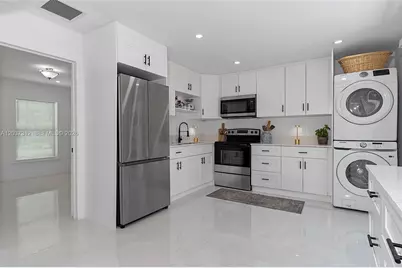 1473 NE 30th Ct, Pompano Beach, FL 33064 - Photo 12