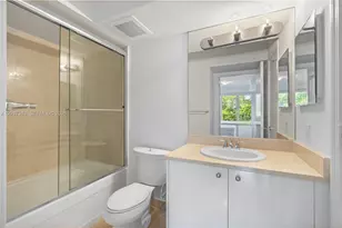 20000 E Country Club Dr, Aventura, FL 33180 - Photo 28