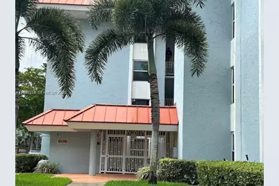 605 S Pine Island Rd #404A, Plantation, FL 33324 - Photo 2