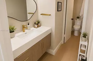 220 Washington Ave, Miami Beach, FL 33139 - Photo 8