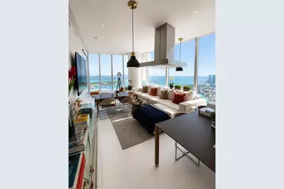 1100 Biscayne Blvd #4001, Miami, FL 33132 - Photo 6