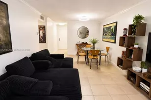 8650 SW 109th Ave, Miami, FL 33173 - Photo 2