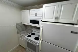 8650 SW 109th Ave, Miami, FL 33173 - Photo 8