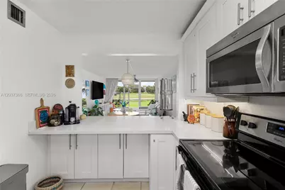 9495 Evergreen Pl #103, Davie, FL 33324 - Photo 10