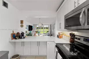 9495 Evergreen Pl, Davie, FL 33324 - Photo 10