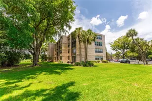 9495 Evergreen Pl, Davie, FL 33324 - Photo 24