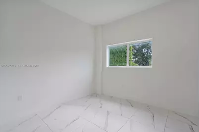 420 SW 7th Ave #201, Miami, FL 33130 - Photo 4