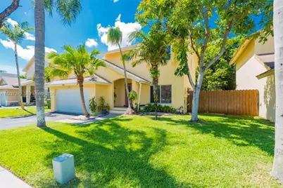 9601 SW 9th Ct, Pembroke Pines, FL 33025 - Photo 32