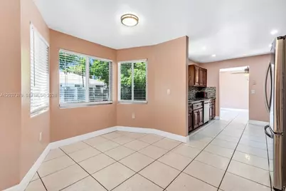 9601 SW 9th Ct, Pembroke Pines, FL 33025 - Photo 12