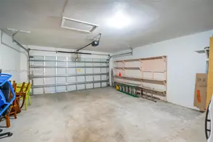 9601 SW 9th Ct, Pembroke Pines, FL 33025 - Photo 30