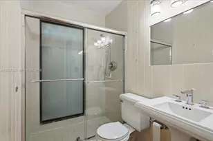 2550 Trapp Ave, Miami, FL 33133 - Photo 14