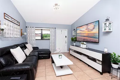 18226 Mediterranean Blvd #5-16, Hialeah, FL 33015 - Photo 10