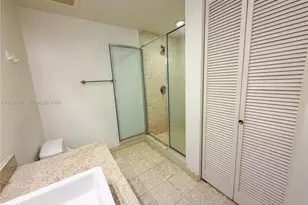 185 SW 7th St, Miami, FL 33130 - Photo 10