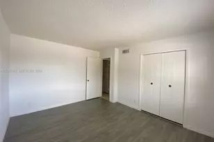 369 Lakeview Dr, Weston, FL 33326 - Photo 12