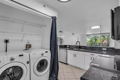 1401 Bay Rd #409, Miami Beach, FL 33139 - Photo 10