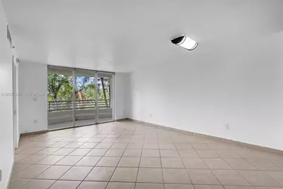 1401 Bay Rd #409, Miami Beach, FL 33139 - Photo 2