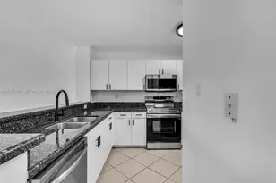 1401 Bay Rd, Miami Beach, FL 33139 - Photo 8