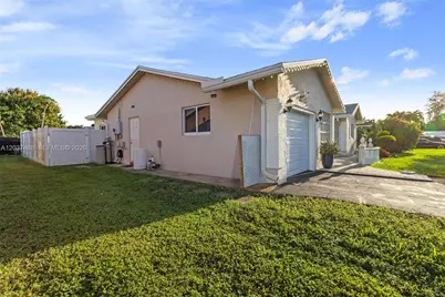 8014 NW 101st Ave, Tamarac, FL 33321 - Photo 18