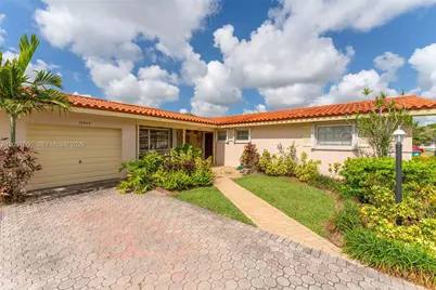 10842 SW 33rd St, Miami, FL 33165 - Photo 2