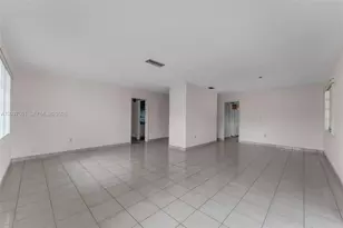 10842 SW 33rd St, Miami, FL 33165 - Photo 6