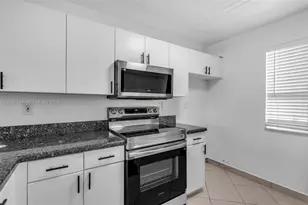 1401 Bay Rd, Miami Beach, FL 33139 - Photo 10
