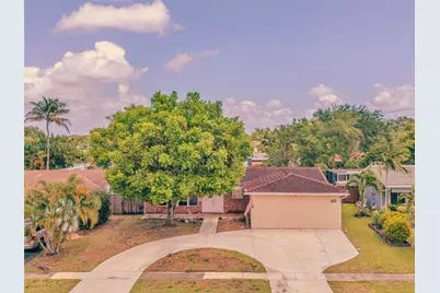 1911 N 53rd Ave, Hollywood, FL 33021 - Photo 2