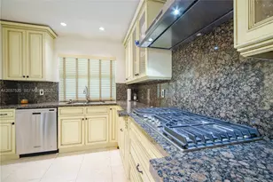 3514 Crystal Ct, Miami, FL 33133 - Photo 4