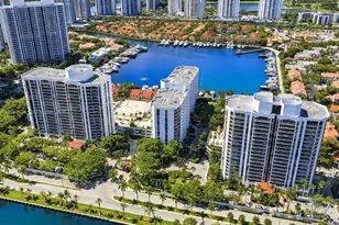 3610 Yacht Club Dr, Aventura, FL 33180 - Photo 52