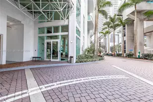 41 SE 5th St, Miami, FL 33131 - Photo 20