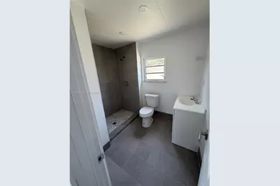 2910 NW 25th St, Fort Lauderdale, FL 33311 - Photo 24