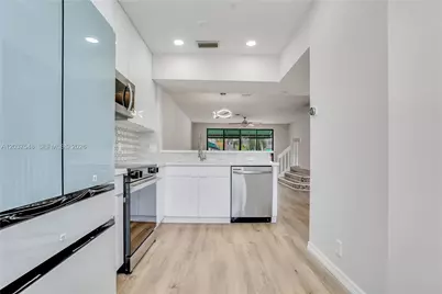 12666 NW 14th Pl, Sunrise, FL 33323 - Photo 10