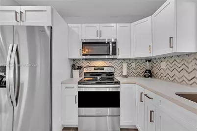 204 SW 19th Ave #0, Fort Lauderdale, FL 33312 - Photo 4