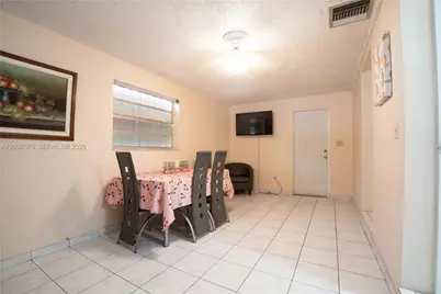 7899 NW 174th Ter, Hialeah, FL 33015 - Photo 2