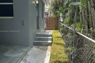 1628 NW 15th St, Miami, FL 33125 - Photo 8