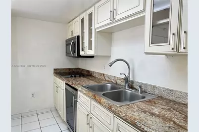 802 NW 87th Ave #315, Miami, FL 33172 - Photo 2