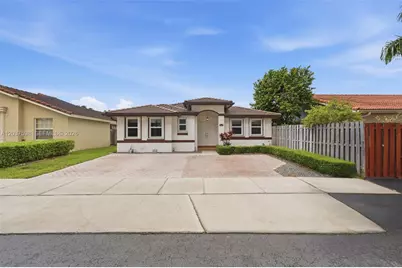 16478 SW 99th St, Miami, FL 33196 - Photo 2