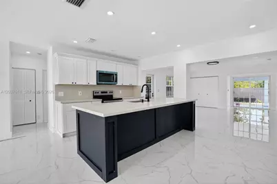 1920 SW 67th Ave, Miami, FL 33147 - Photo 4