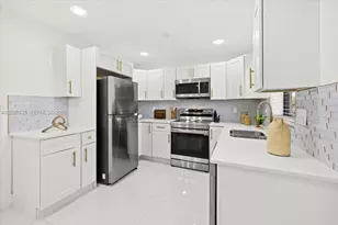 7500 Venetian St, Miramar, FL 33023 - Photo 8